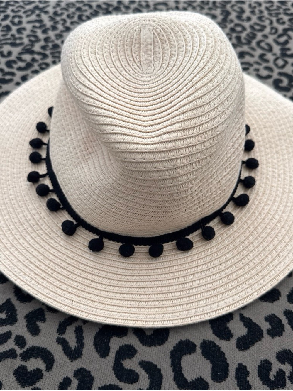 Women’s Cream Pom Trim Straw Hat
